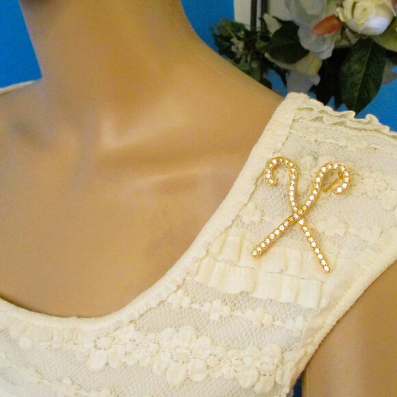 Vintage ORA Crystal Rhinestone Gold Egyptian Pharaoh Crook Scepter Brooch - Picture 7 of 15